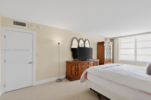 230 174th Street 902, Sunny Isles Beach, FL 33160