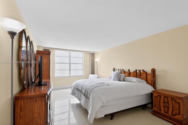 230 174th Street 902, Sunny Isles Beach, FL 33160