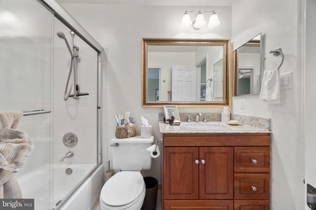 2924 OAKBURY CT, Oakton, VA 22124