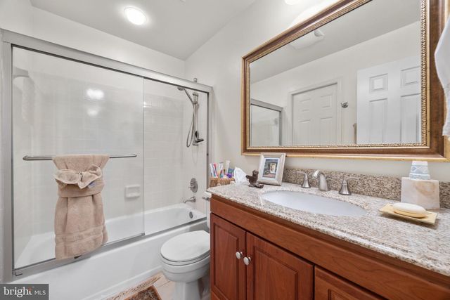 2924 OAKBURY CT, Oakton, VA 22124