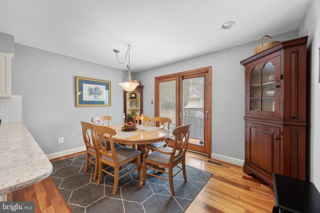 2924 OAKBURY CT, Oakton, VA 22124