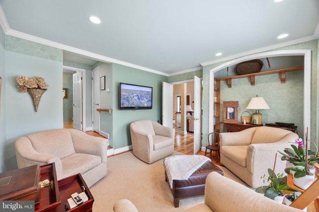 2924 OAKBURY CT, Oakton, VA 22124