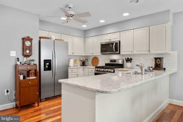 2924 OAKBURY CT, Oakton, VA 22124