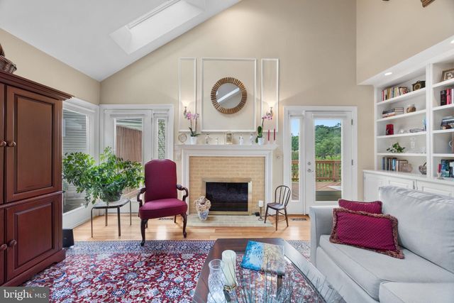 2924 OAKBURY CT, Oakton, VA 22124