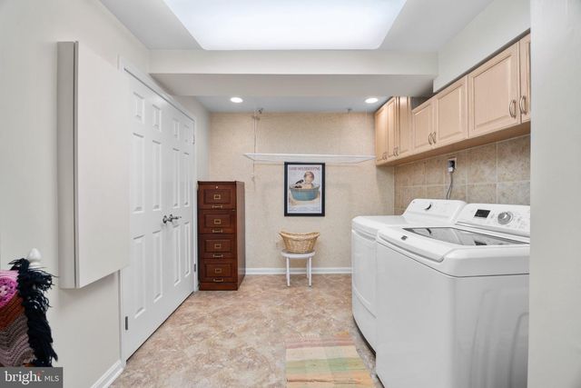 2924 OAKBURY CT, Oakton, VA 22124