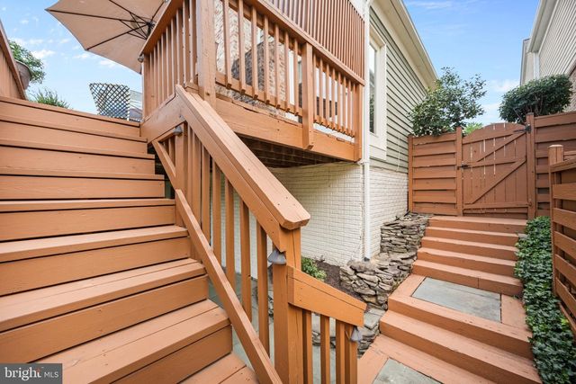 2924 OAKBURY CT, Oakton, VA 22124