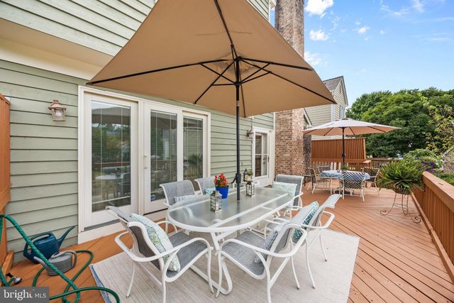 2924 OAKBURY CT, Oakton, VA 22124