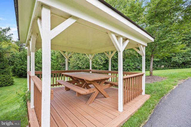 2924 OAKBURY CT, Oakton, VA 22124