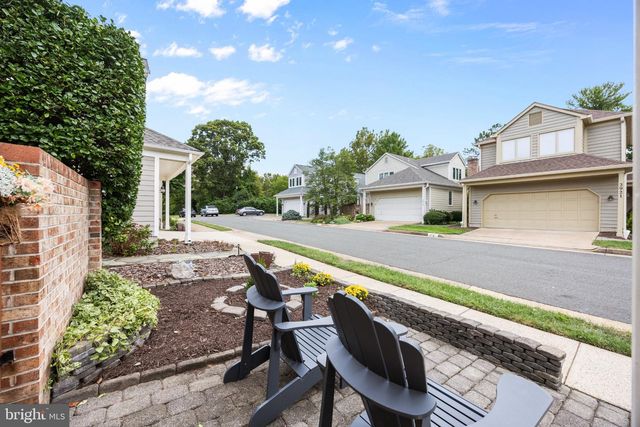 2924 OAKBURY CT, Oakton, VA 22124