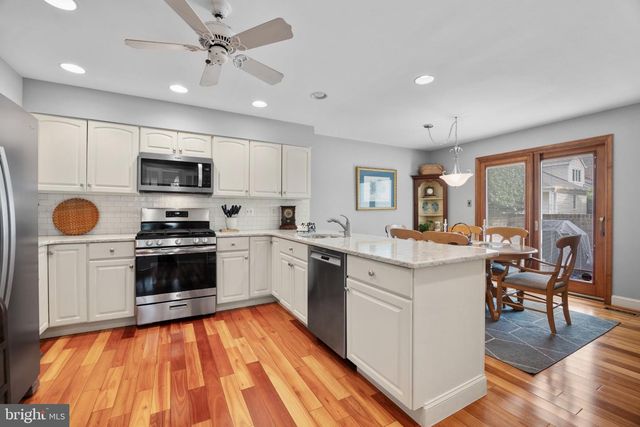 2924 OAKBURY CT, Oakton, VA 22124