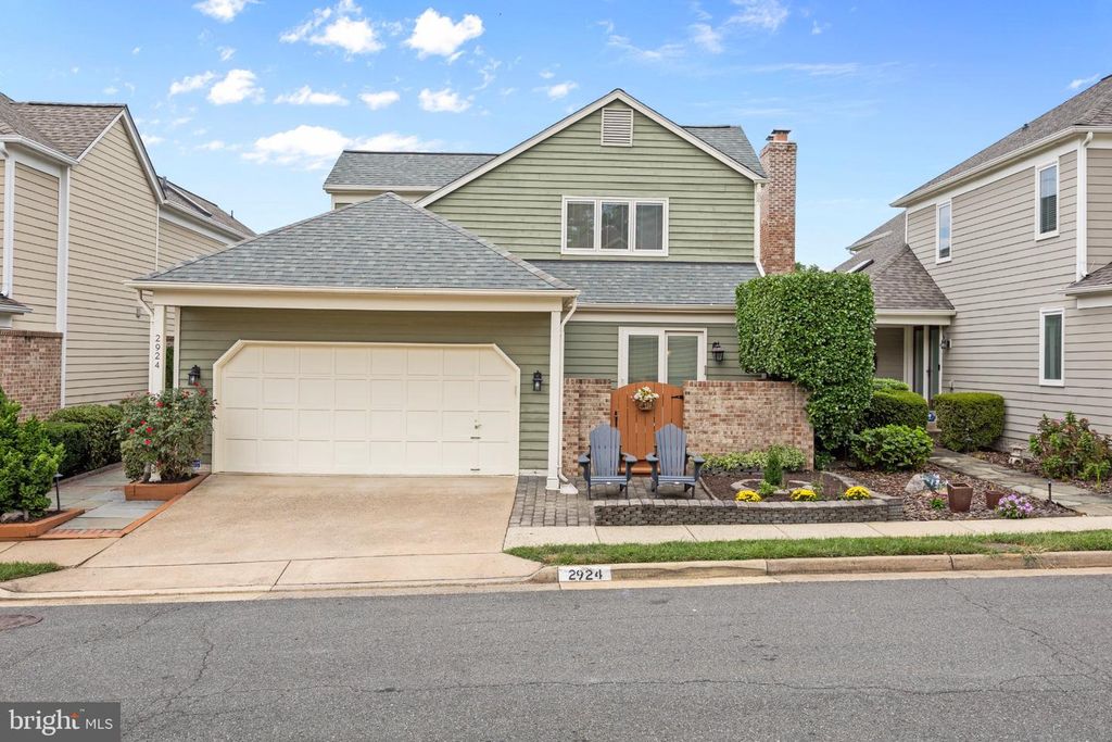 2924 OAKBURY CT, Oakton, VA 22124
