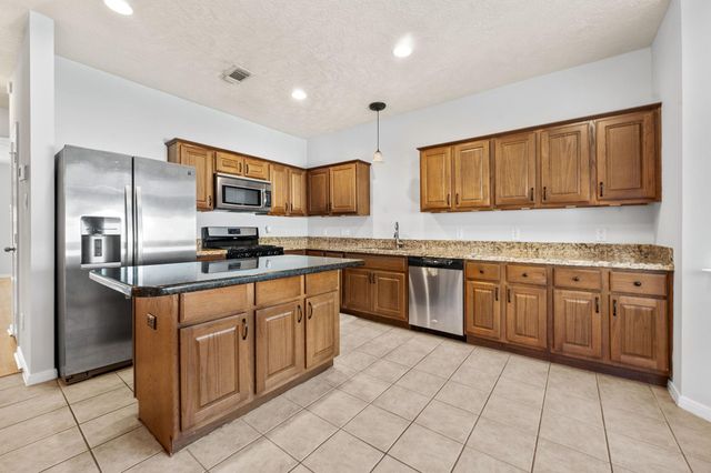 607 Travis Street 5, Webster, TX 77598