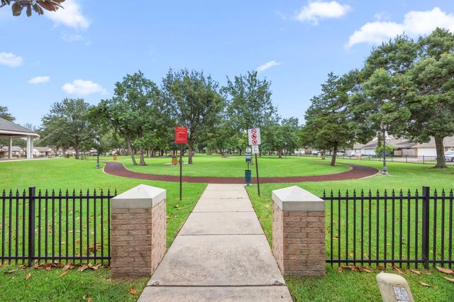 607 Travis Street 5, Webster, TX 77598