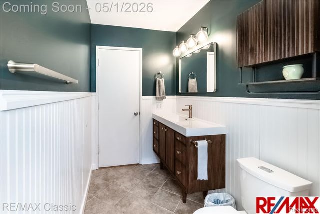 1540 Beverly Boulevard, Walled Lake, MI 48390