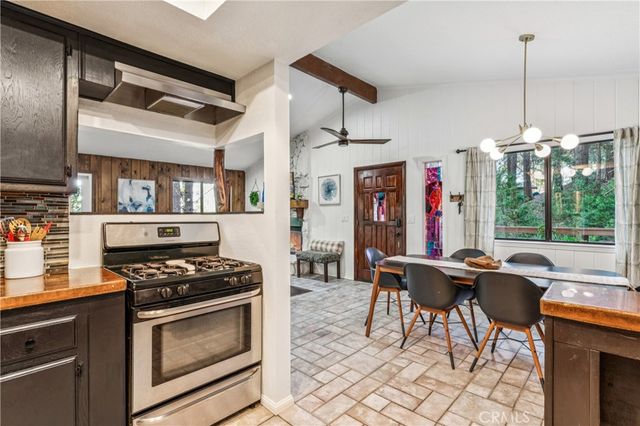 24166 Cresta, Crestline, CA 92325