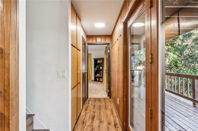 24166 Cresta, Crestline, CA 92325