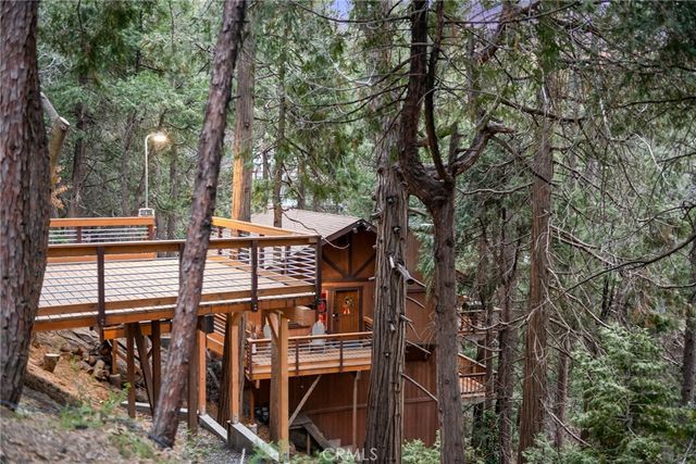 24166 Cresta, Crestline, CA 92325