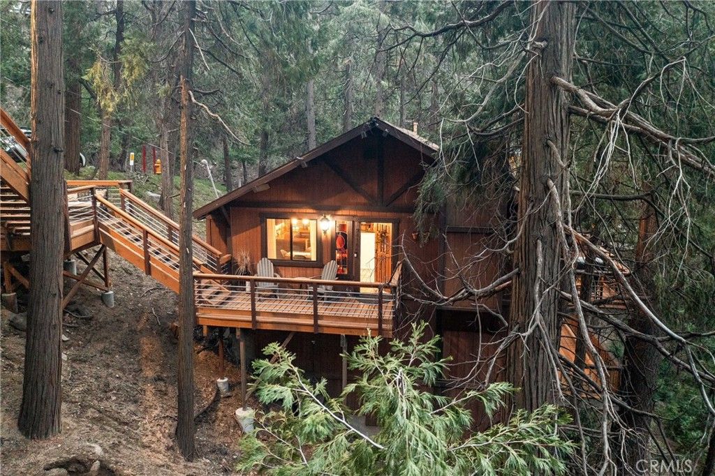 24166 Cresta, Crestline, CA 92325