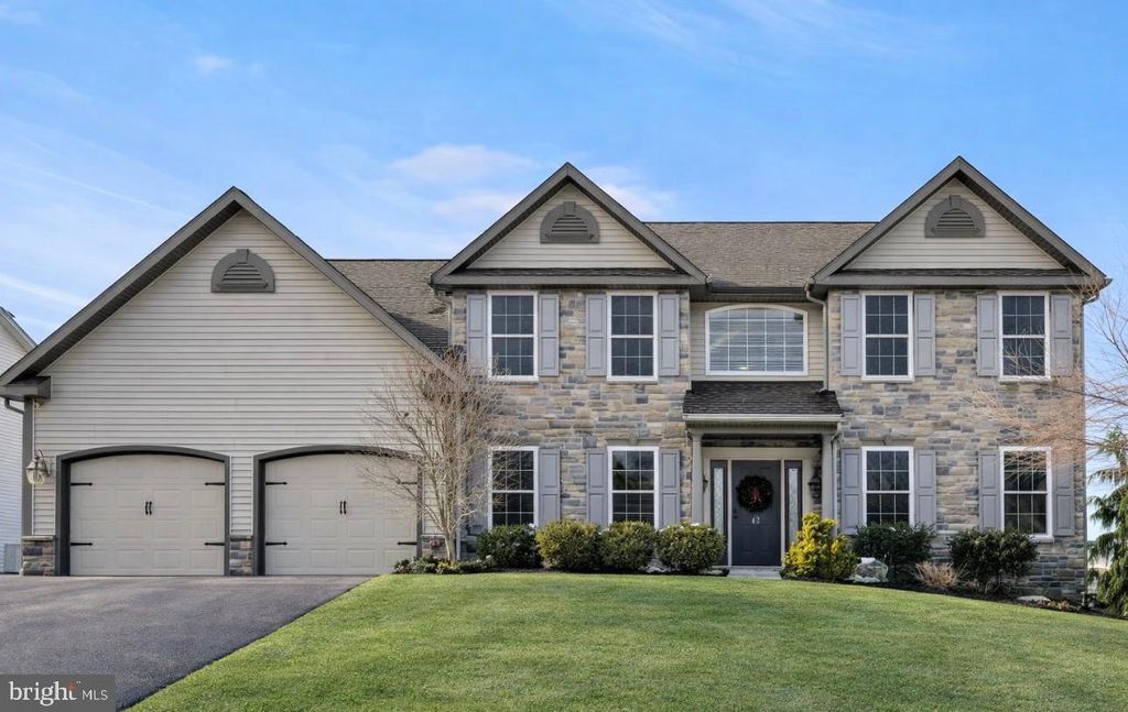 62 STELLA DR, Reading, PA 19608