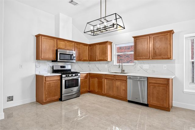 2606 Cypress Springs Drive, Pearland, TX 77584