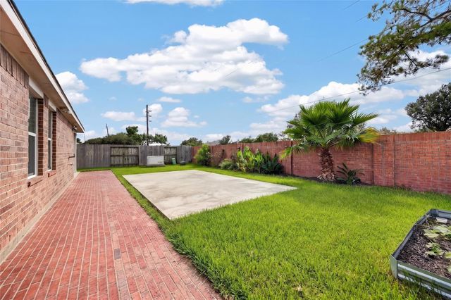 2606 Cypress Springs Drive, Pearland, TX 77584