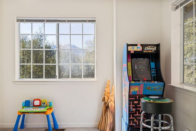 39301 Moonray Lane, Oakhurst, CA 93644