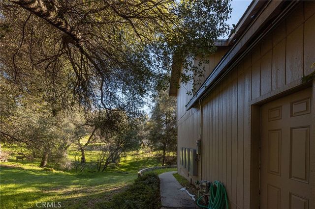 39301 Moonray Lane, Oakhurst, CA 93644