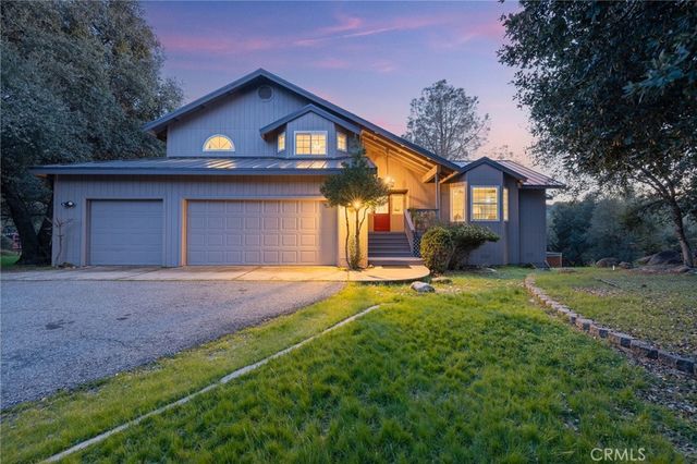 39301 Moonray Lane, Oakhurst, CA 93644