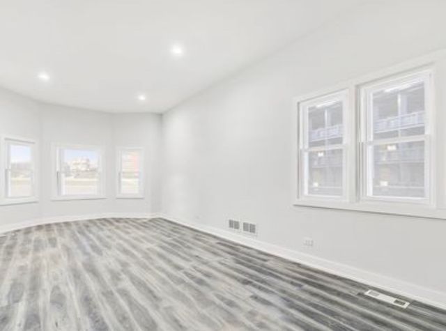 3053 E 79th Street 1, Chicago, IL 60649