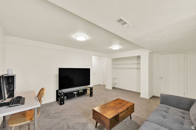 7948 S LINTON DR, West Jordan, UT 84088