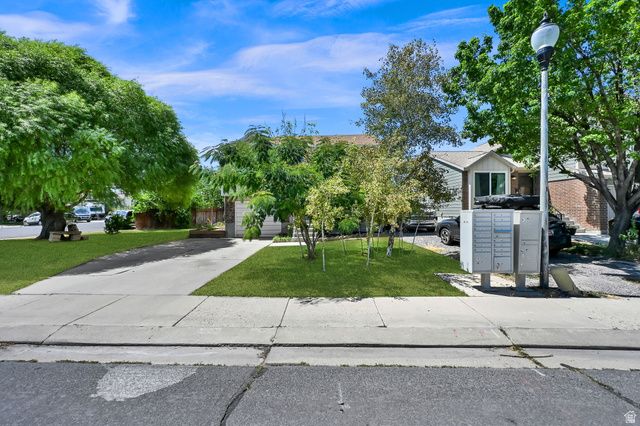 7948 S LINTON DR, West Jordan, UT 84088