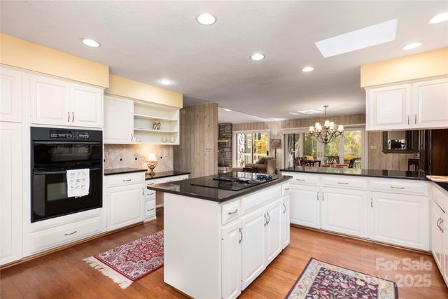 572 N East Shore Drive, Lake Toxaway, NC 28747