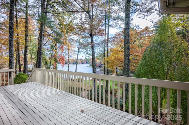 572 N East Shore Drive, Lake Toxaway, NC 28747