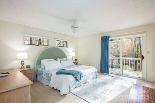 572 N East Shore Drive, Lake Toxaway, NC 28747