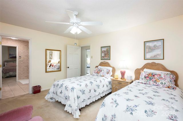 572 N East Shore Drive, Lake Toxaway, NC 28747