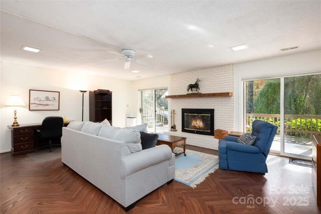 572 N East Shore Drive, Lake Toxaway, NC 28747