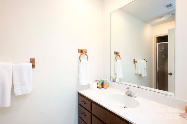 572 N East Shore Drive, Lake Toxaway, NC 28747