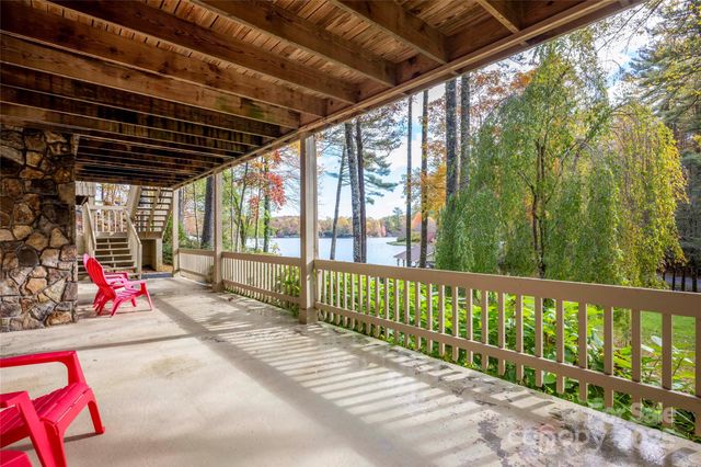 572 N East Shore Drive, Lake Toxaway, NC 28747