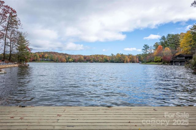 572 N East Shore Drive, Lake Toxaway, NC 28747