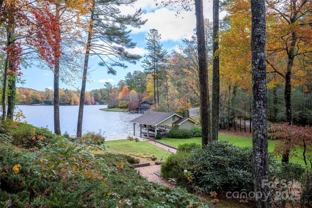 572 N East Shore Drive, Lake Toxaway, NC 28747
