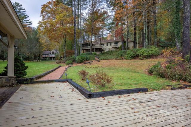 572 N East Shore Drive, Lake Toxaway, NC 28747