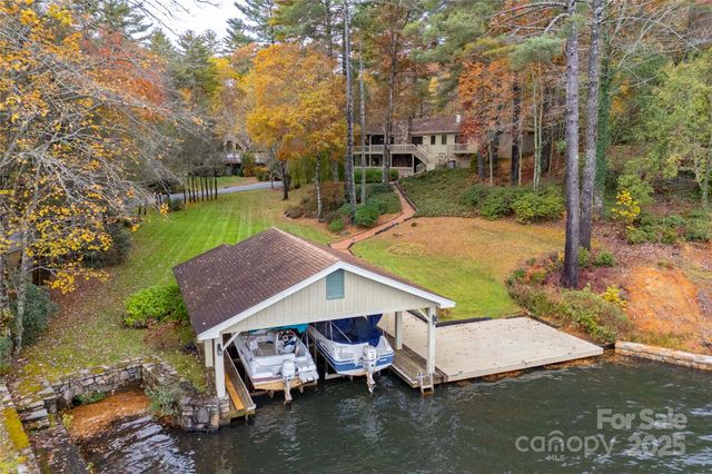 572 N East Shore Drive, Lake Toxaway, NC 28747