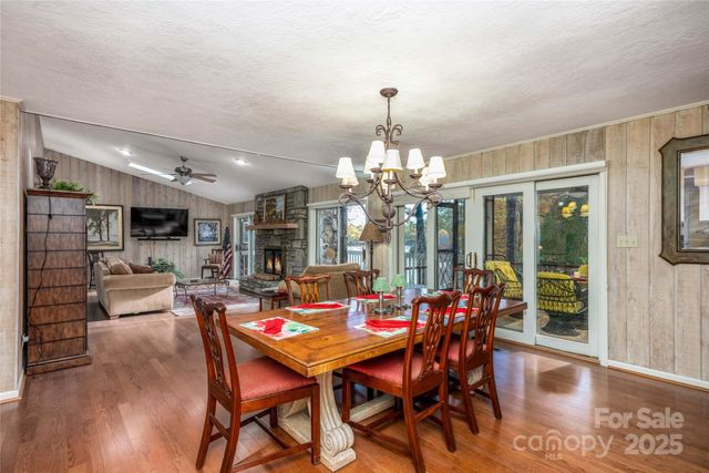 572 N East Shore Drive, Lake Toxaway, NC 28747