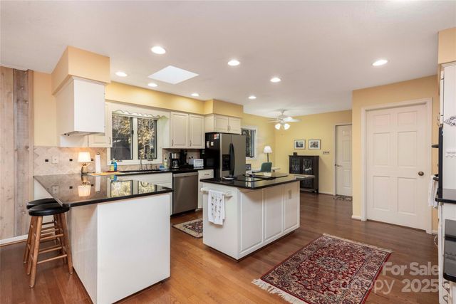 572 N East Shore Drive, Lake Toxaway, NC 28747