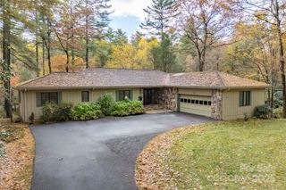 572 N East Shore Drive, Lake Toxaway, NC 28747