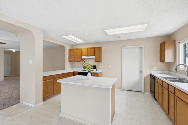 3148 Spyglass Drive, Grand Prairie, TX 75052