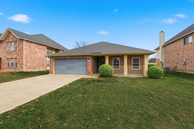 3148 Spyglass Drive, Grand Prairie, TX 75052