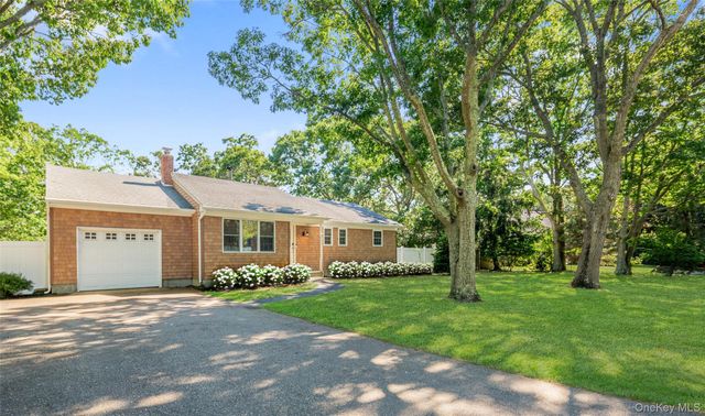 18 Lovell Road, Hampton Bays, NY 11946