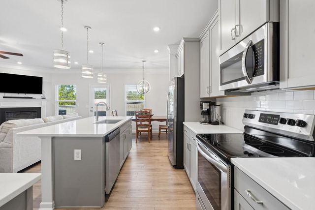 340 Crider Court, Woodstock, GA 30188