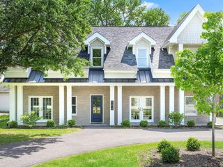 608 W 55th Street, Hinsdale, IL 60521